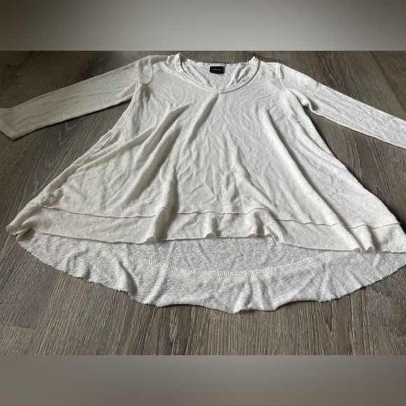 wallpapher Medium Cream Half Sleeve Womens Blouse - Picture 2 of 6